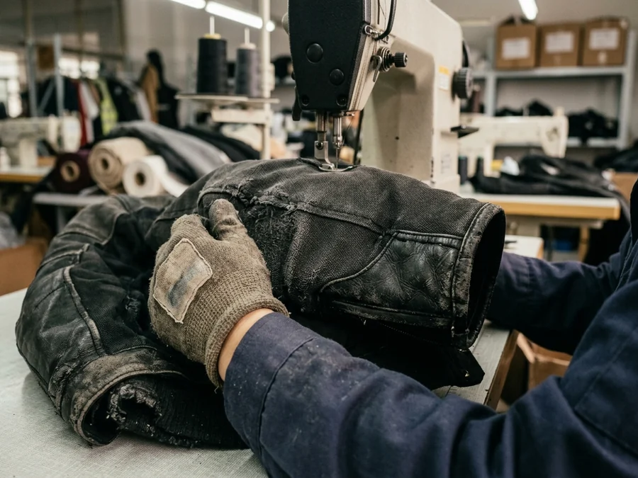 Cuff wear from repeated glove changes